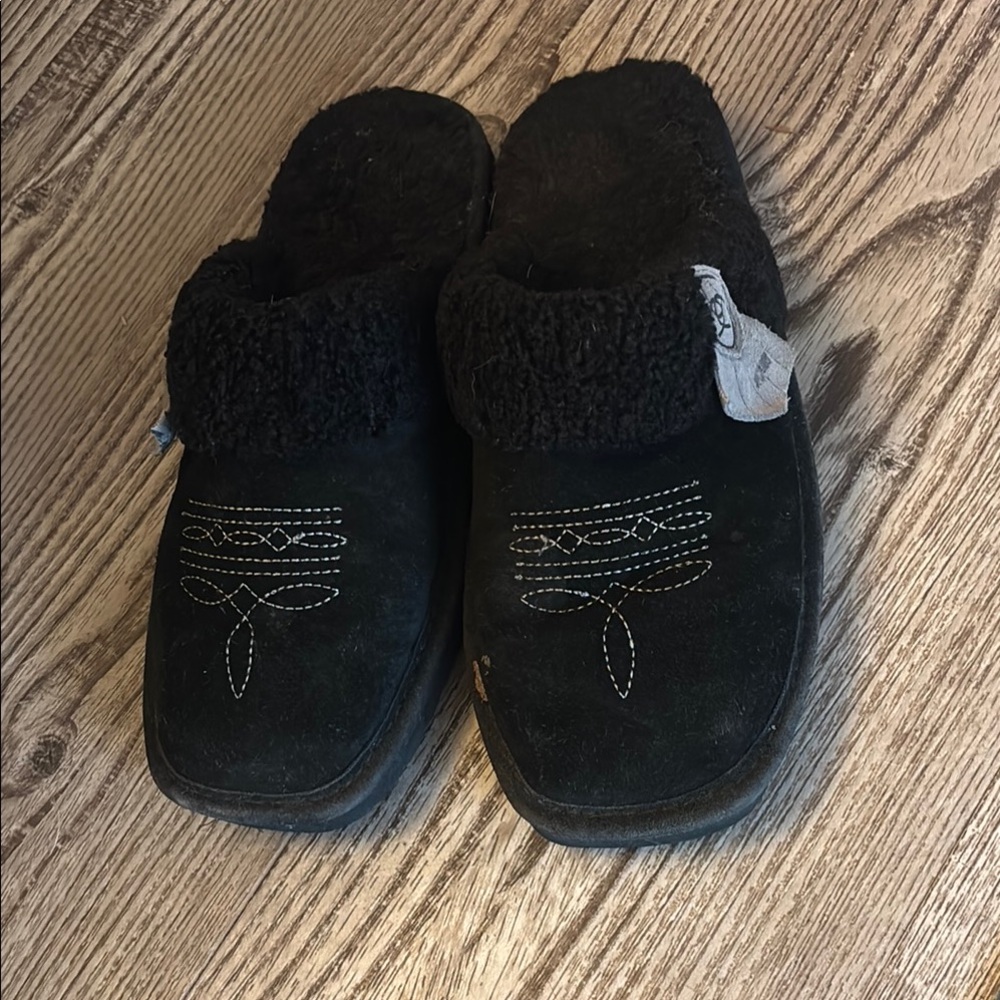 Embroidered Black Slippers with Plush Lining